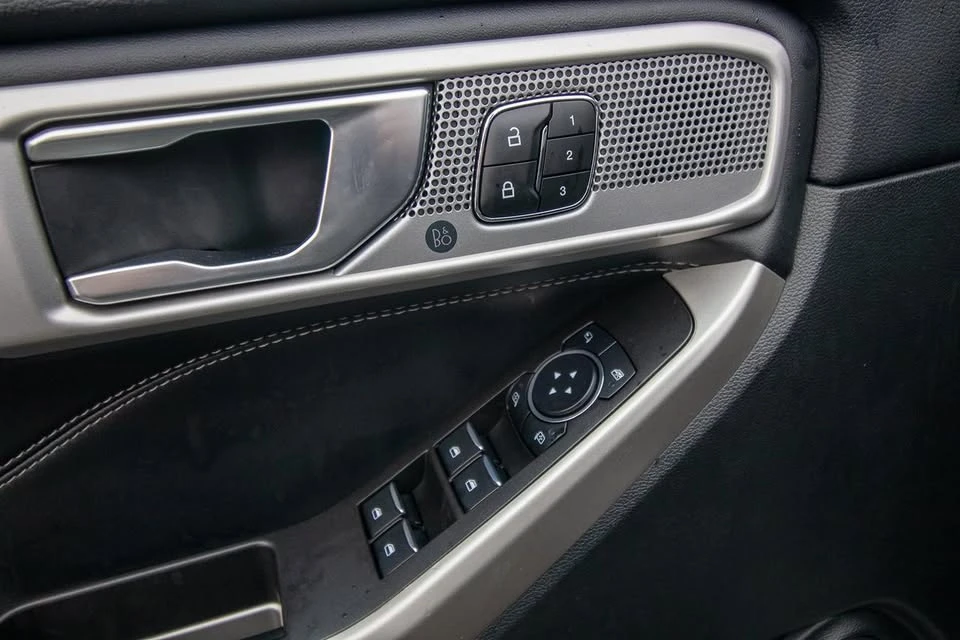 2023 Ford Explorer 6th Gen - Image 15 of 19