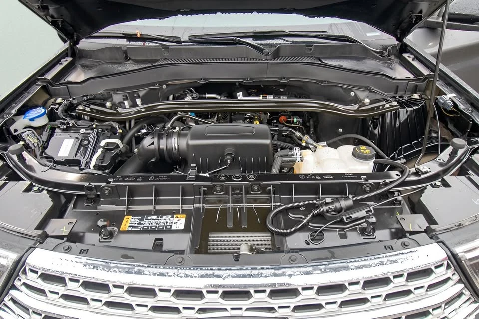 2023 Ford Explorer 6th Gen - Image 14 of 19