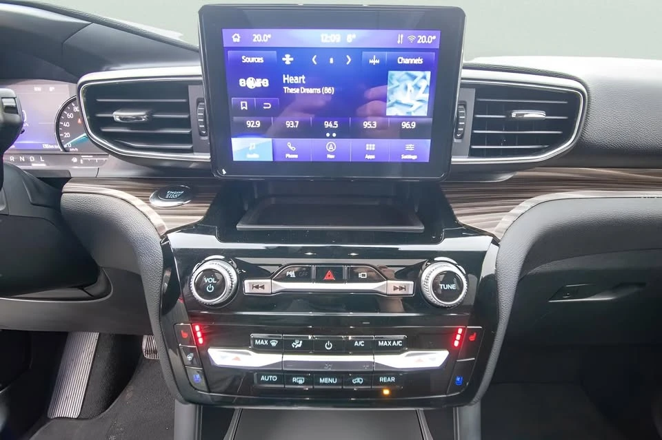 2023 Ford Explorer 6th Gen - Image 8 of 19