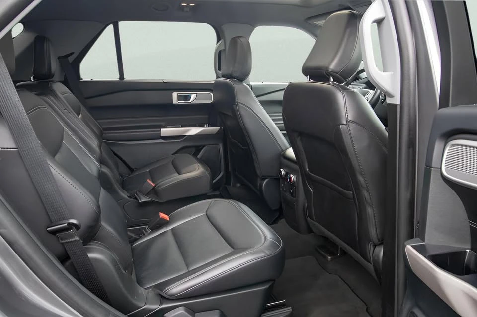 2023 Ford Explorer 6th Gen - Image 16 of 19