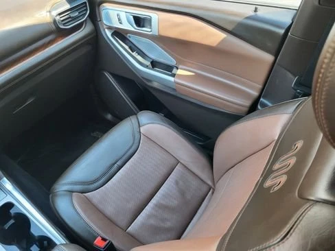 2023 Ford Explorer 6th Gen - Image 15 of 20