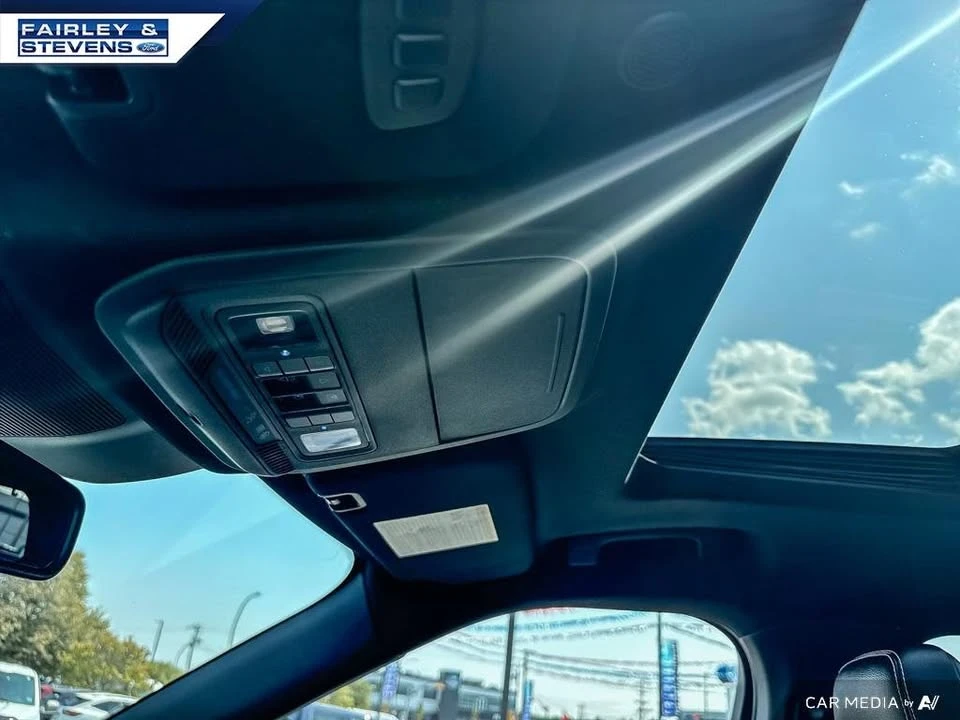 2023 Ford Explorer 6th Gen - Image 14 of 18
