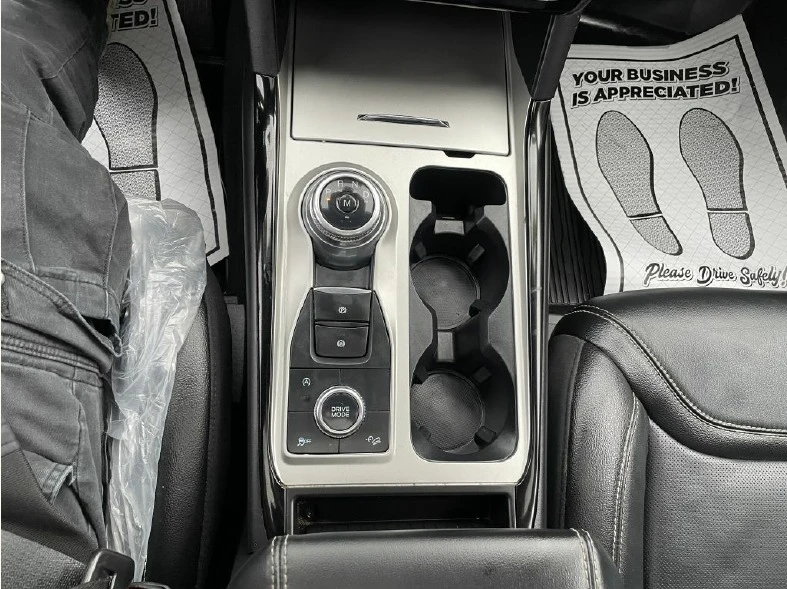 2023 Ford Explorer 6th Gen - Image 17 of 20
