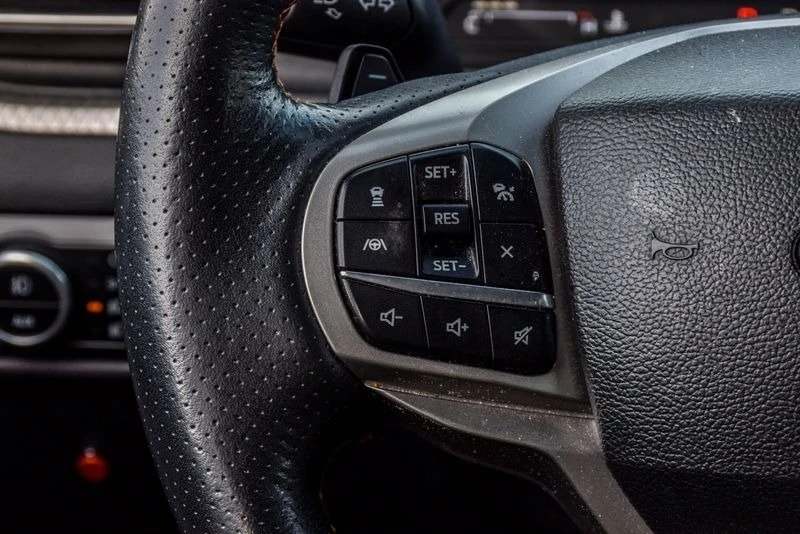 2023 Ford Explorer 6th Gen - Image 15 of 20