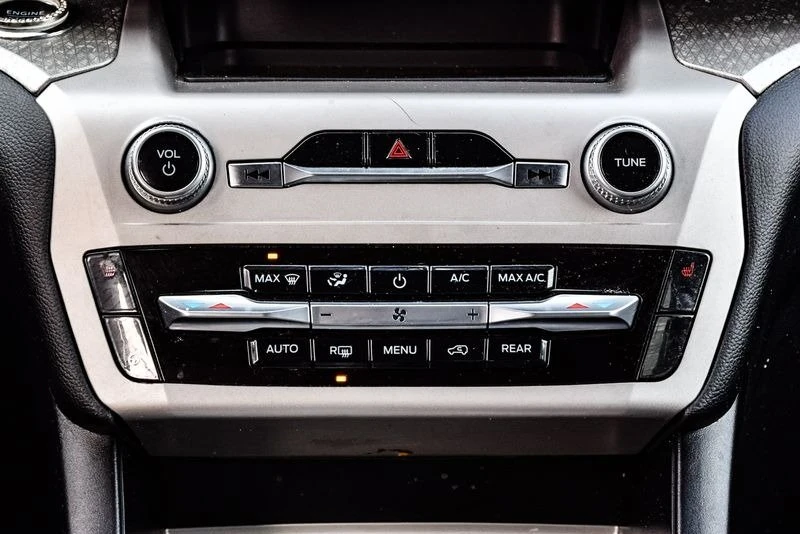 2023 Ford Explorer 6th Gen - Image 19 of 20