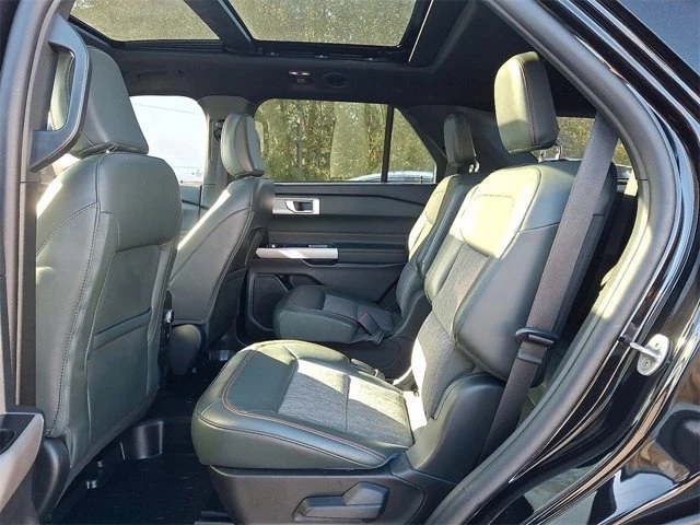 2023 Ford Explorer 6th Gen - Image 10 of 19
