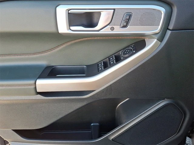 2023 Ford Explorer 6th Gen - Image 12 of 19