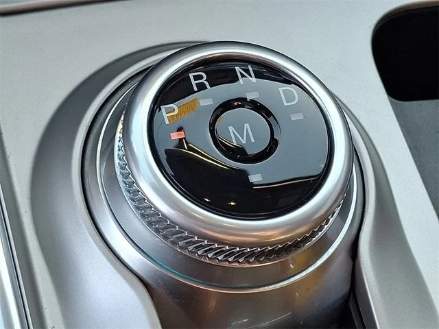 2023 Ford Explorer 6th Gen - Image 15 of 19