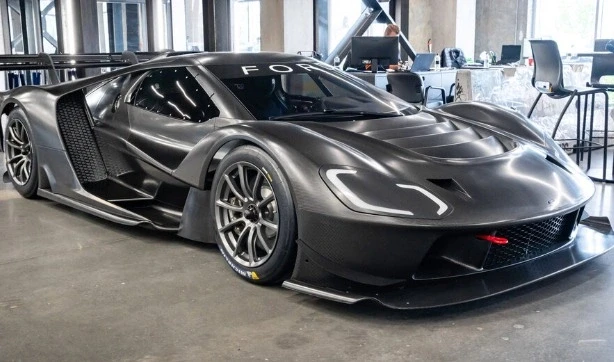 2023 Ford GT - Image 2 of 6