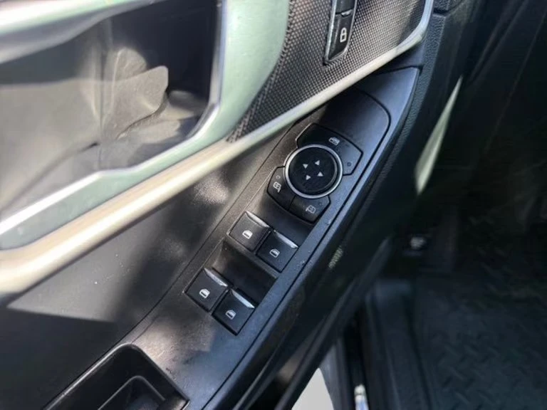2023 Ford Explorer 6th Gen - Image 12 of 13
