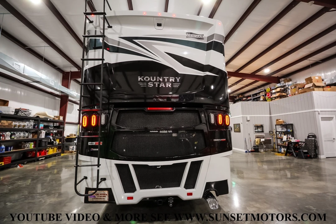 2023 Freightliner - Image 8 of 21