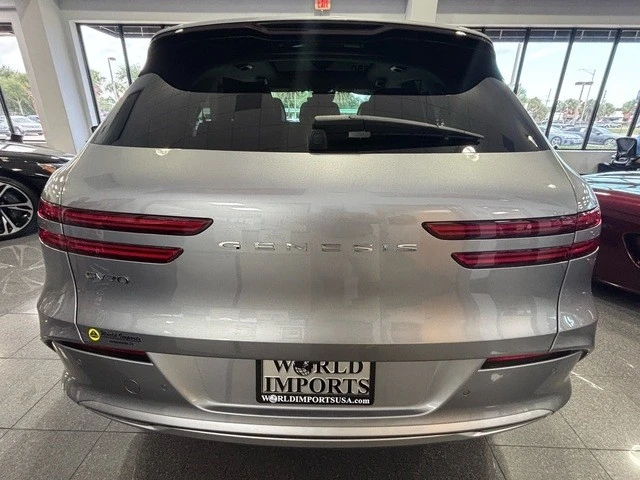 2023 Genesis GV70 - Image 7 of 21