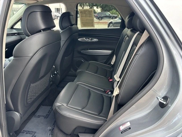 2023 Genesis GV70 - Image 13 of 21
