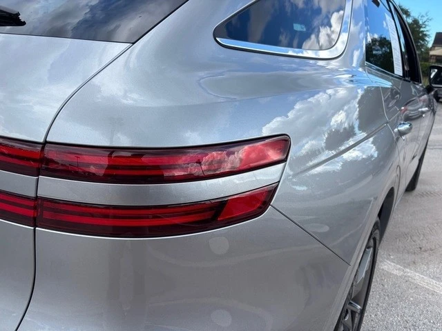 2023 Genesis GV70 - Image 19 of 21