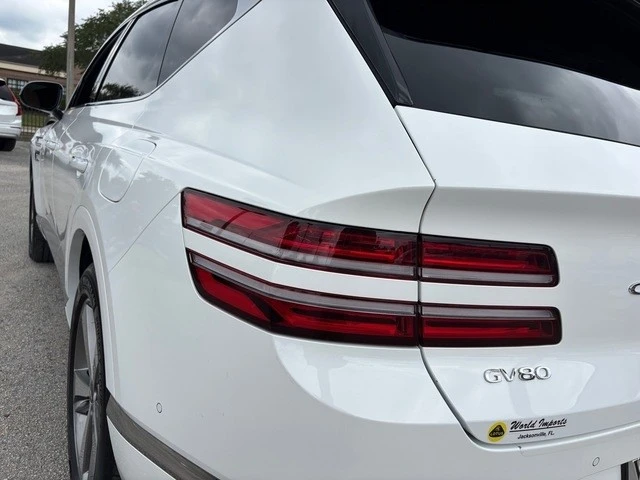 2023 Genesis GV80 - Image 17 of 21
