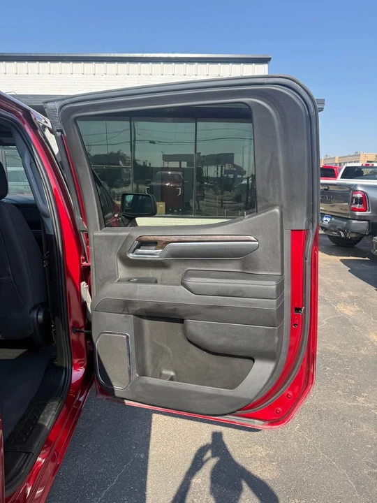 2023 GMC Sierra 5th Gen - Image 11 of 17