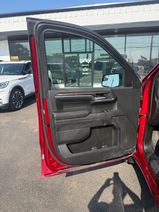 2023 GMC Sierra 5th Gen - Image 8 of 17