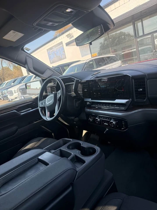 2023 GMC Sierra 5th Gen - Image 14 of 17