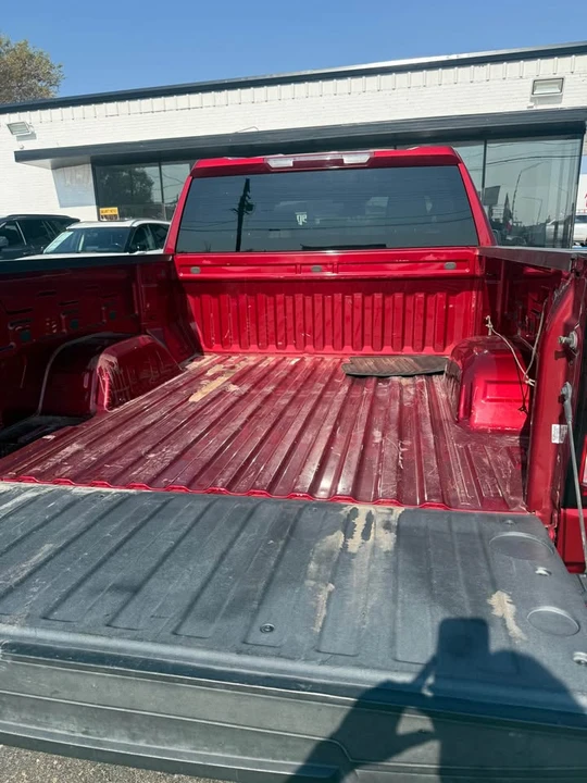 2023 GMC Sierra 5th Gen - Image 10 of 17