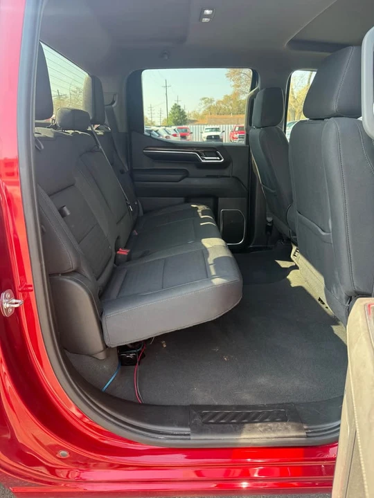 2023 GMC Sierra 5th Gen - Image 12 of 17