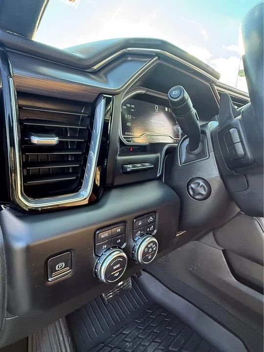2023 GMC Sierra 5th Gen - Image 9 of 21