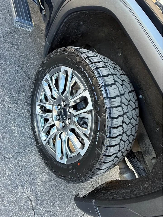 2023 GMC Sierra 5th Gen - Image 14 of 21