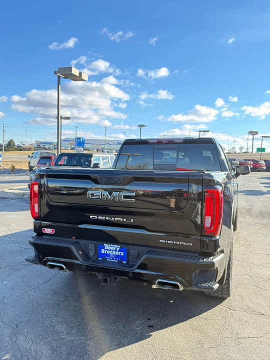 2023 GMC Sierra 5th Gen - Image 5 of 21