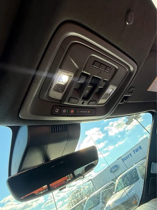 2023 GMC Sierra 5th Gen - Image 11 of 21