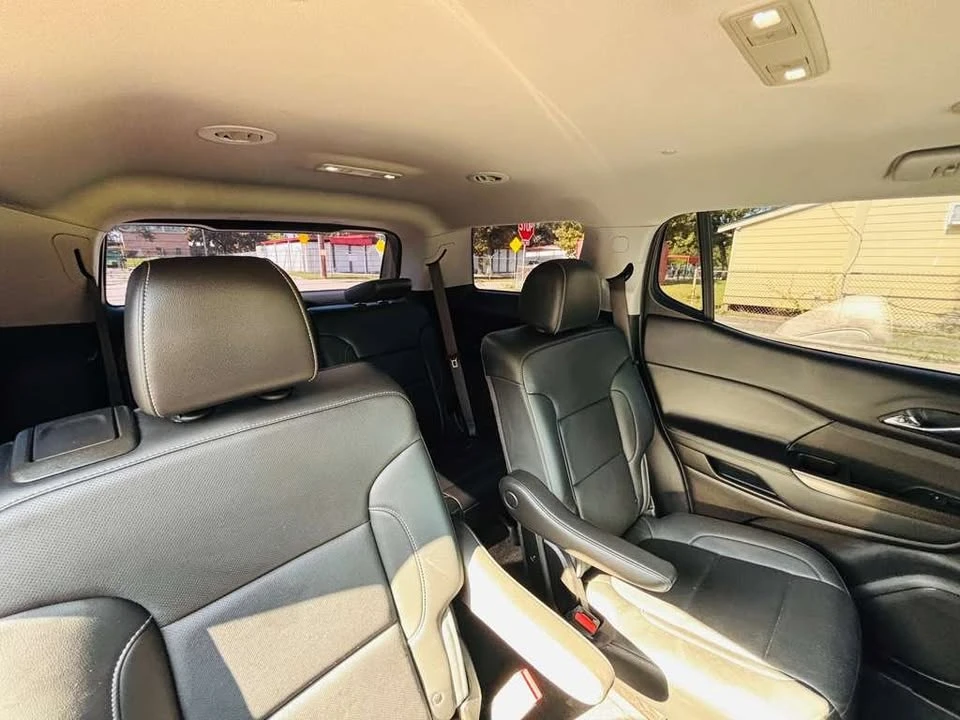 2023 GMC Acadia - Image 4 of 4