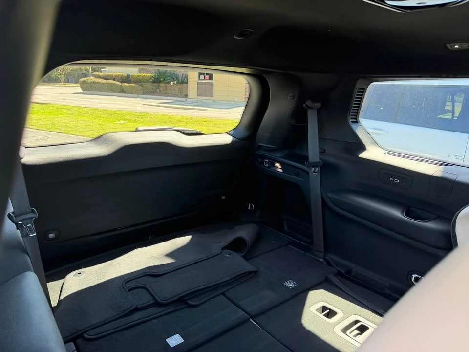 2023 GMC Acadia - Image 8 of 8