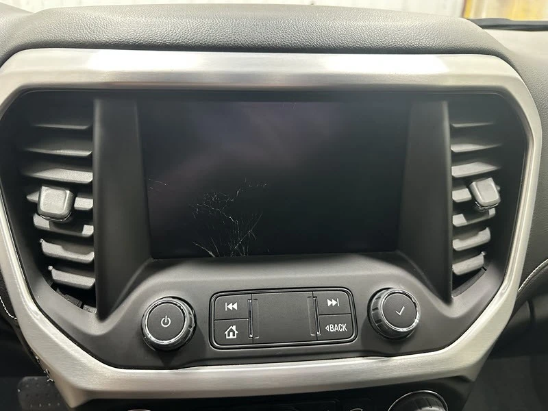 2023 GMC Acadia - Image 11 of 21