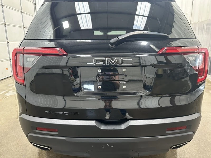 2023 GMC Acadia - Image 16 of 21