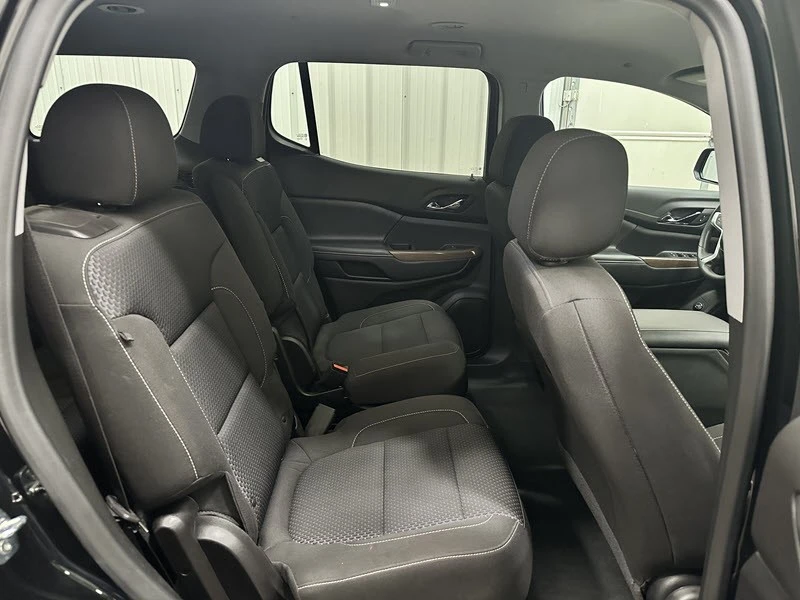 2023 GMC Acadia - Image 18 of 21