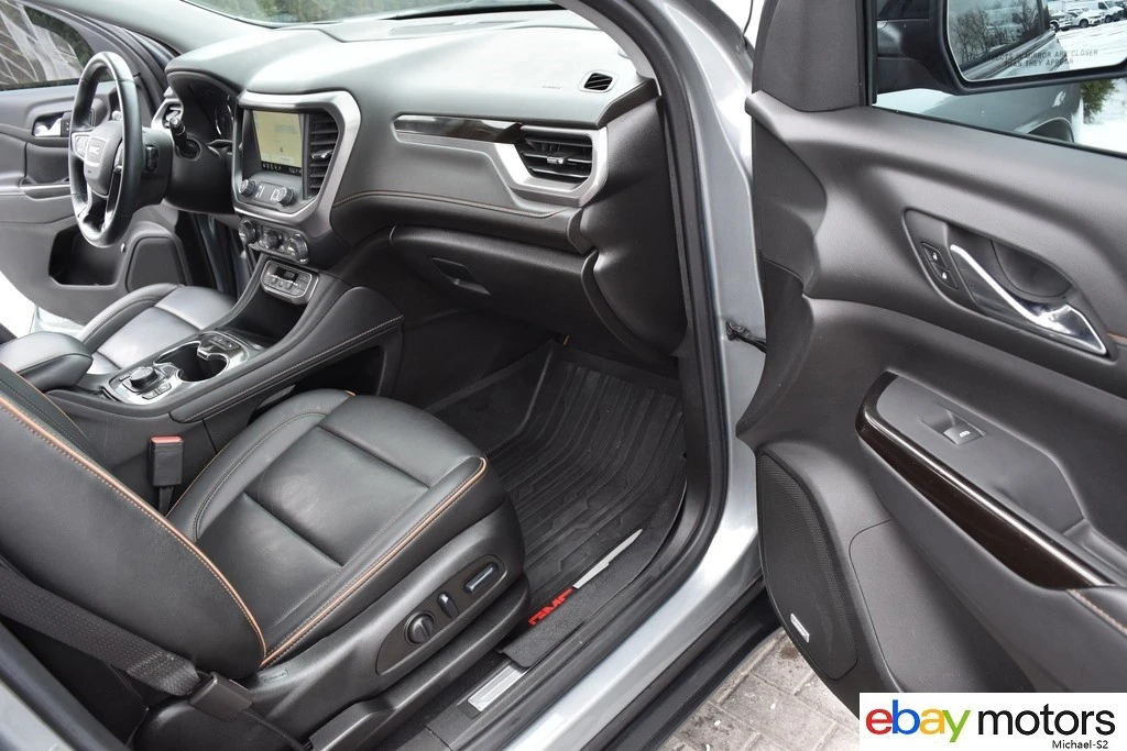 2023 GMC Acadia - Image 17 of 21