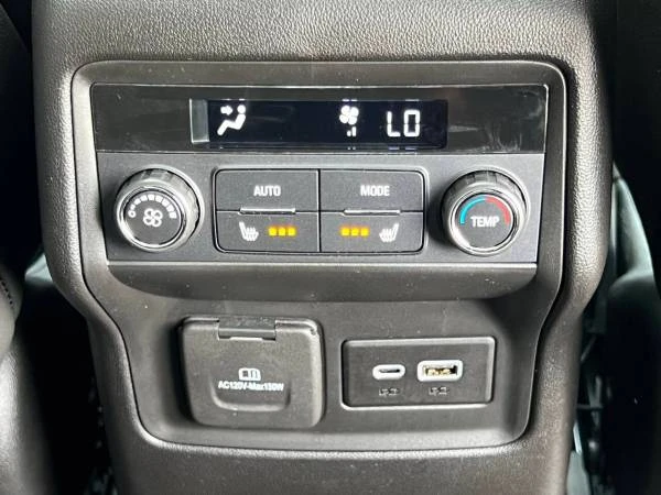 2023 GMC Acadia - Image 18 of 21