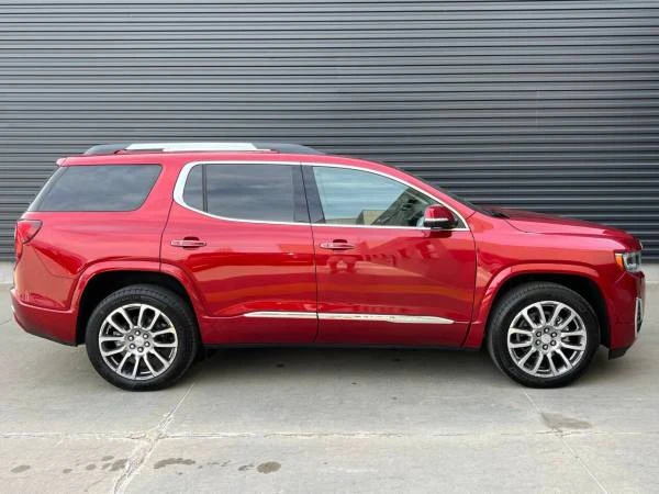 2023 GMC Acadia - Image 10 of 21