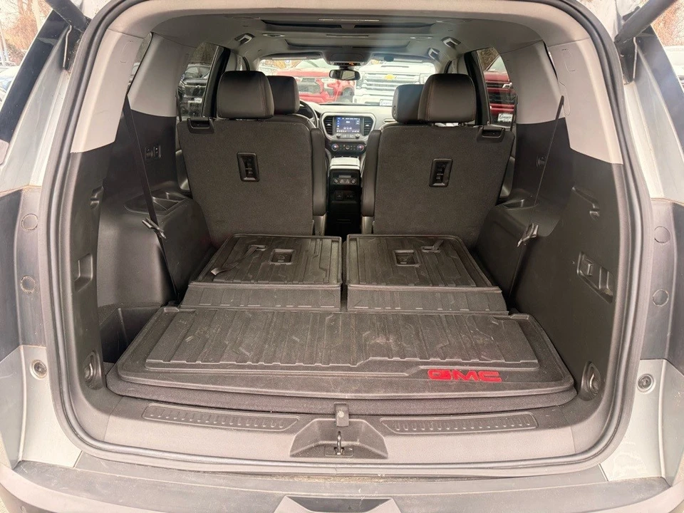2023 GMC Acadia - Image 7 of 12