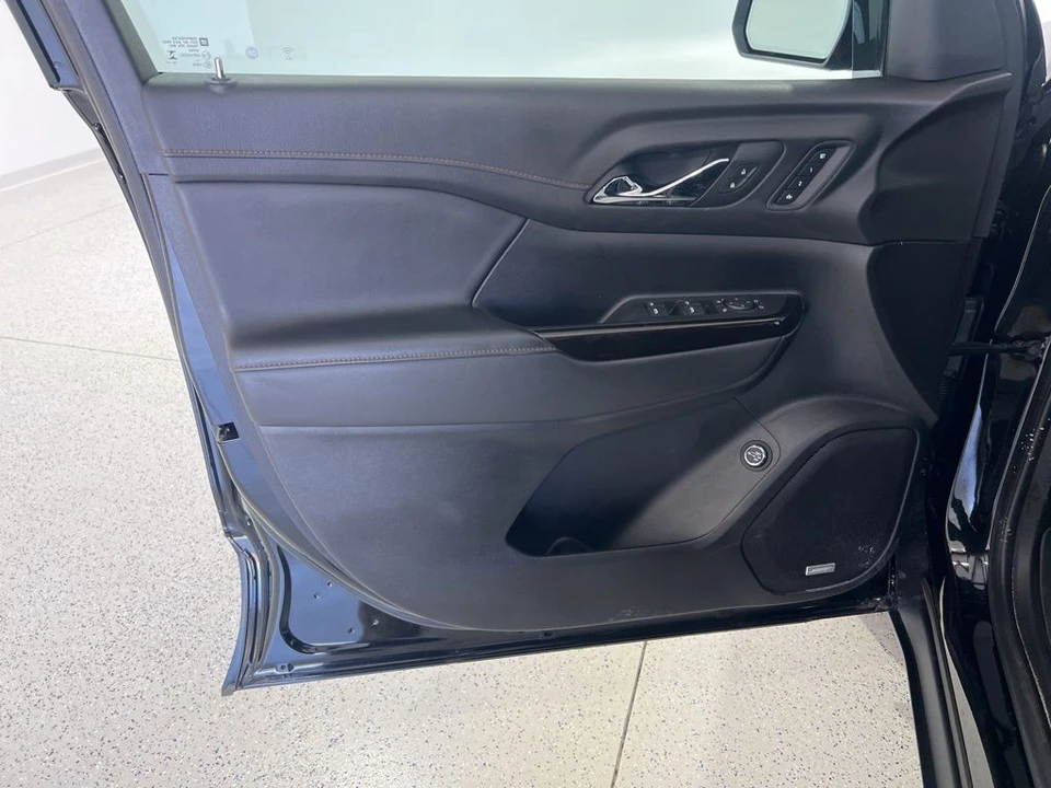 2023 GMC Acadia - Image 19 of 21