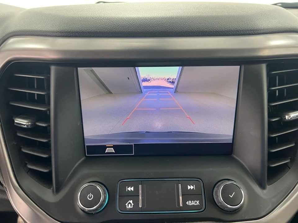 2023 GMC Acadia - Image 13 of 21