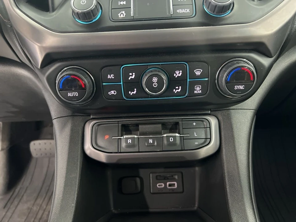 2023 GMC Acadia - Image 16 of 21