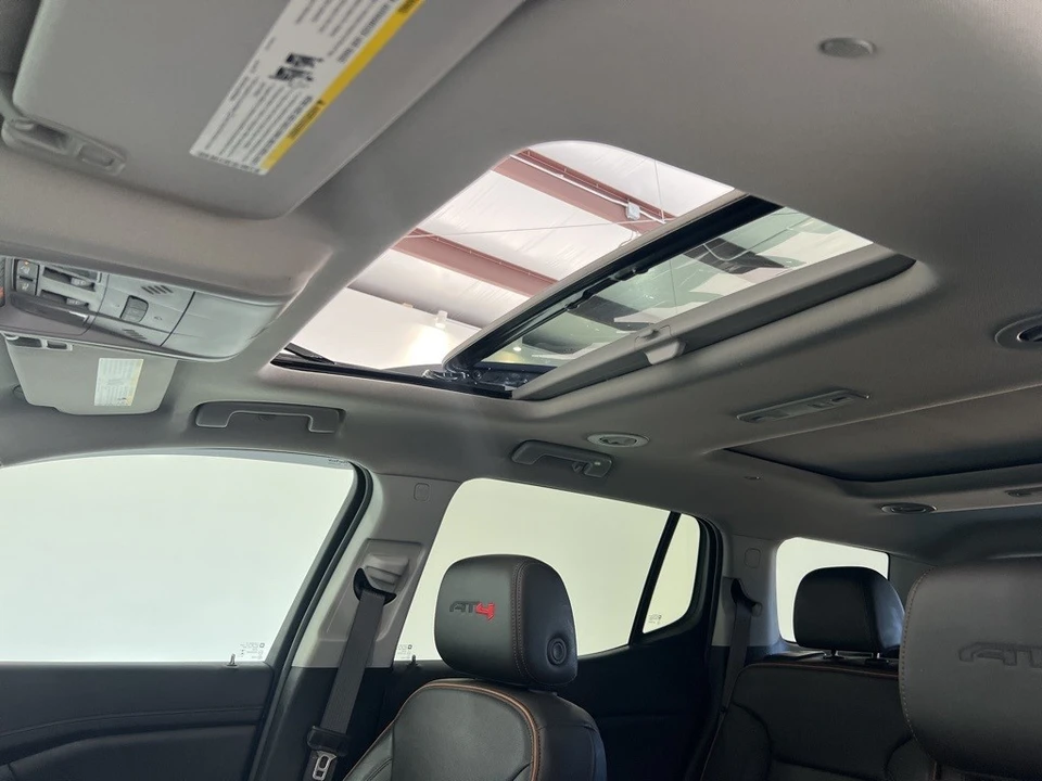 2023 GMC Acadia - Image 17 of 21