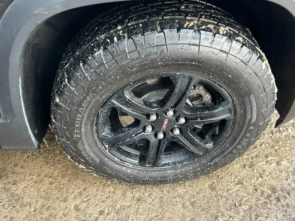 2023 GMC Acadia - Image 10 of 21
