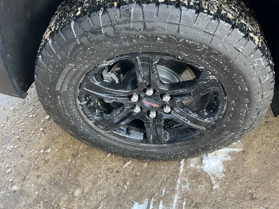 2023 GMC Acadia - Image 11 of 21