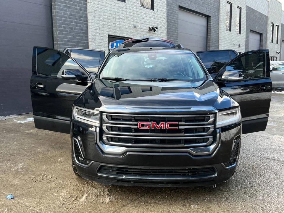 2023 GMC Acadia - Image 15 of 21
