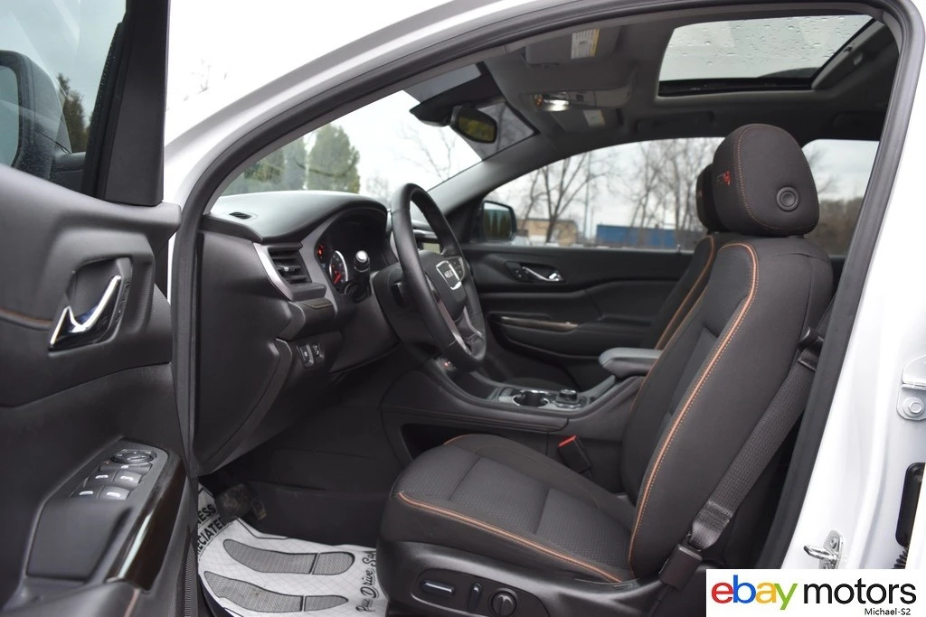 2023 GMC Acadia - Image 10 of 21