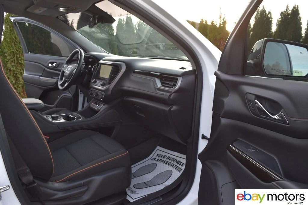 2023 GMC Acadia - Image 18 of 21