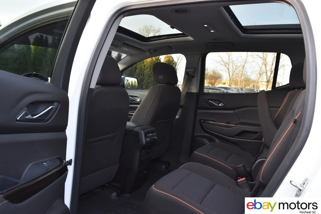 2023 GMC Acadia - Image 13 of 21