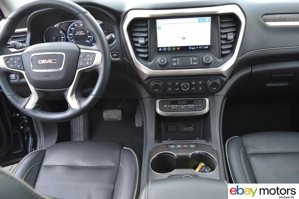 2023 GMC Acadia - Image 15 of 24