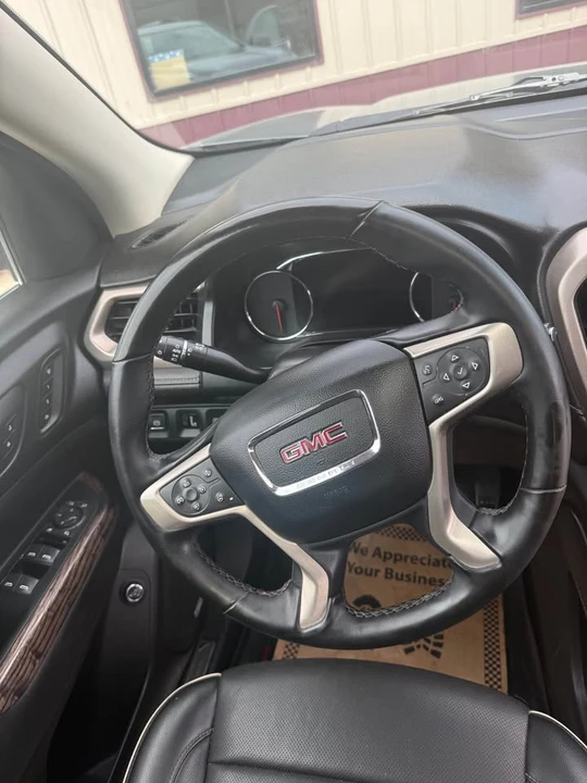 2023 GMC Acadia - Image 5 of 10