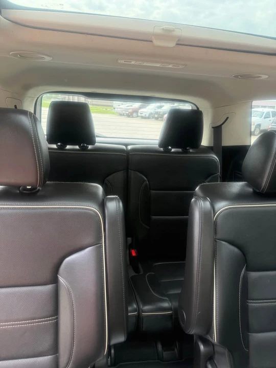 2023 GMC Acadia - Image 9 of 10